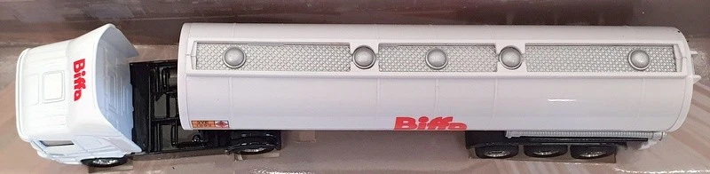 Corgi 1/64 Scale Model Truck 59544 - Scania Tanker Biffa - White - Image 4 of 4