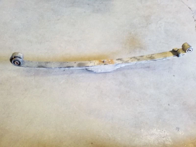 Juego de resortes de hoja delanteros cantidad 2 código D con bloques de 2" para Ford Excursion 2000-2005 Foto 2 de 4