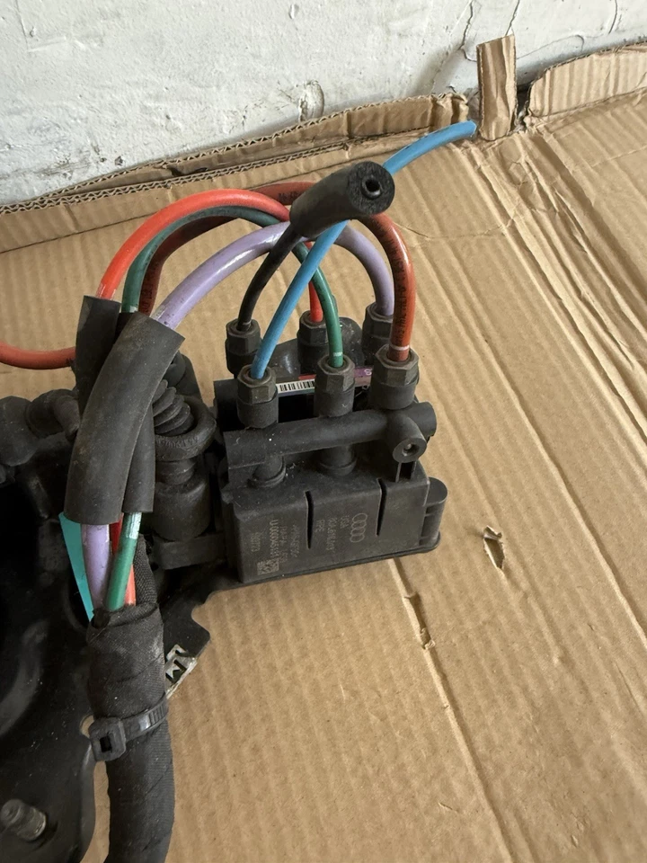 Audi SQ5. Compresor suspensión neumática Q7 80A.616.005.E 2017-2020 Foto 2 de 4