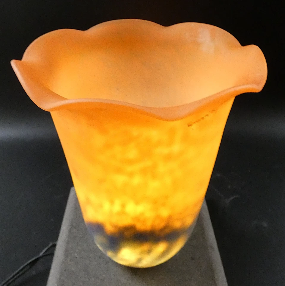 Tulipe pâte de verre signée Lorrain usine Daum Belle étoile Era Muller - Photo 1/4