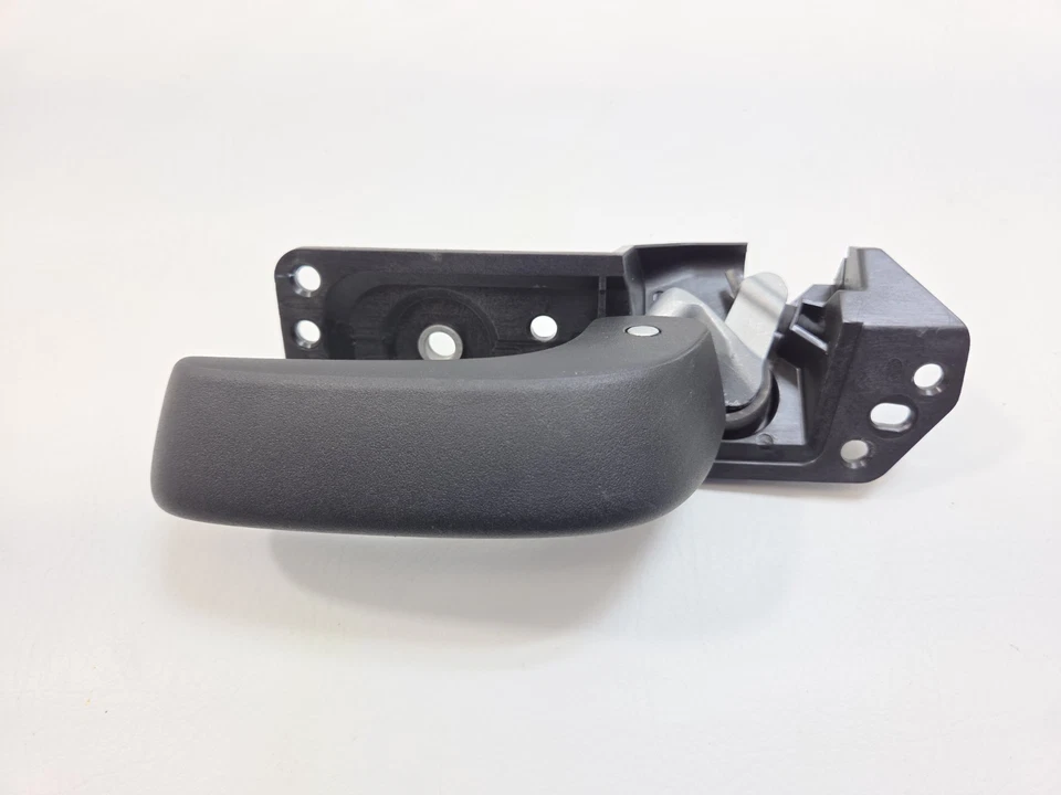 Оригинальная внутренняя левая дверная ручка со стороны водителя для Chevy Silverado Sierra 2007-13 годов выпуска - Изображение 3 из 4
