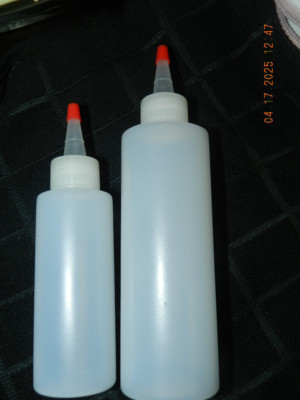 Lot of 26 New Empty plastic squeeze bottle w/red tip cap 20-4oz & 6-8oz bottles