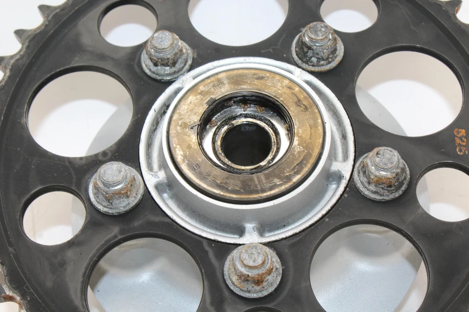 Piñón trasero Suzuki Sv650s 2005 Foto 2 de 4