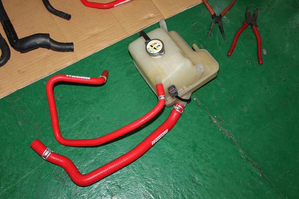 Radiador de silicona Autobahn88 NEGRO + manguera auxiliar compatible con Mazda RX-8 RX8 giratorio Foto 4 de 4