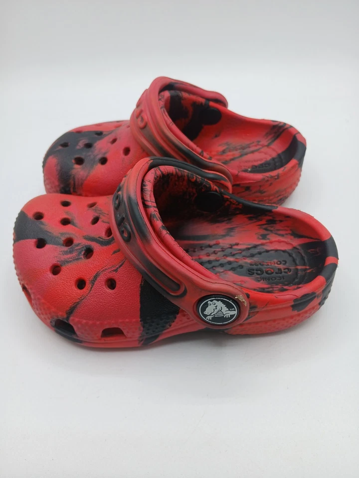 Crocs классический детей ясельного возраста красный и черный мрамор туфли сабо размер C 5 - Изображение 3 из 4