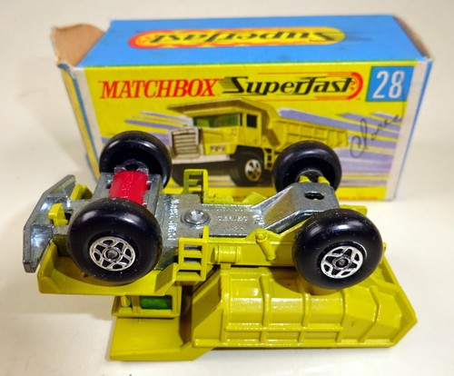 Matchbox SF Nº 28A Mack Dump Truck amarillo verde escalones abiertos excelente en caja "H" - Imagen 8 de 11