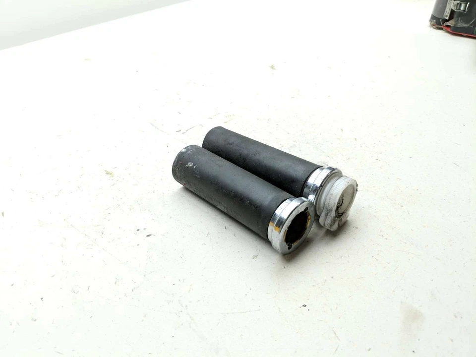 Tubo y empuñaduras de acelerador 13 Suzuki VZ 1500 Intruder Boulevard M90 Foto 2 de 4