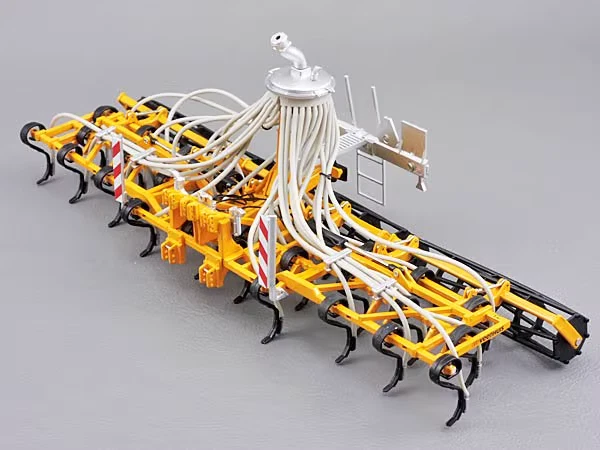 Marge Models  1822 Veenhuis Terraject 300 with crumbler rollers  1:32 - Image 2 of 4