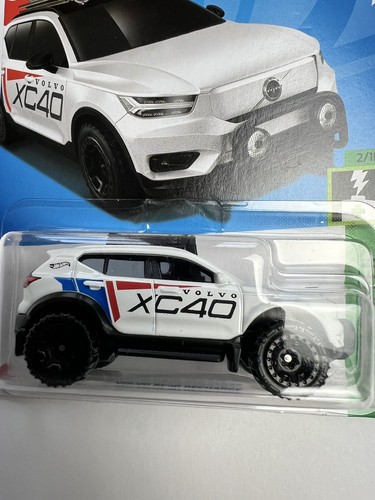Hot Wheels Volvo XC40 Recharge 14/250 HW Green Speed 2/10 HTC81 White 2024 - Picture 2 of 9