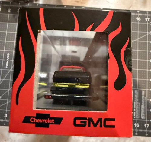 M2 Machines Reaper Hauler Set 1976 GMC Sierra Grande 15 and 1973 Chevy Van CHASE - Picture 3 of 5