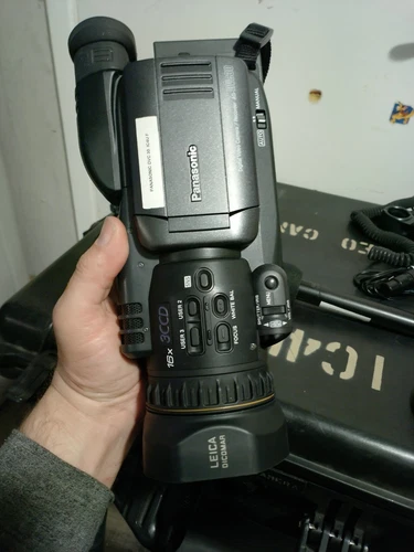 Panasonic AG-DVC30P Mini Reproductor DV con Luz Infrarroja AG-YRL30G - Imagen 3 de 8