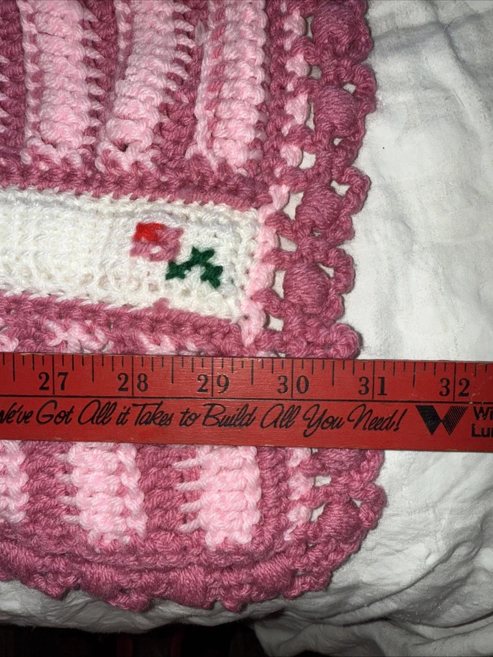 Hermosa manta colcha de cuna colcha vintage hecha a mano rosa ganchillo 36x30 Foto 3 de 4