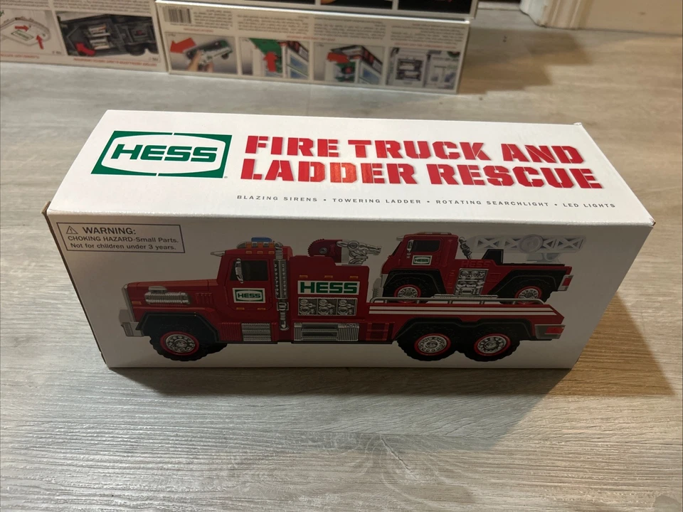 Lote de 12 camiones Hess 1991/96/97/99/2002/03/04/06/11/11/13 y 15; ¡todos nuevos en caja! Foto 3 de 4