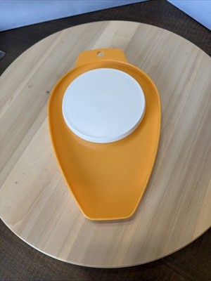 Tupperware Cutting Board Chop & N Pour With Spatula Gold Yellow