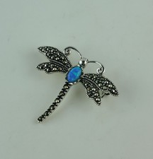 Libelle Brosche  925 Sterling Silber mit Opal aus dem Labor und Markasit