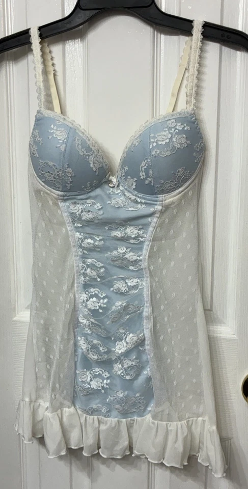 Babydoll pequeño con volantes y encaje azul y blanco Seductivewear By Cinema Etoile Foto 2 de 4