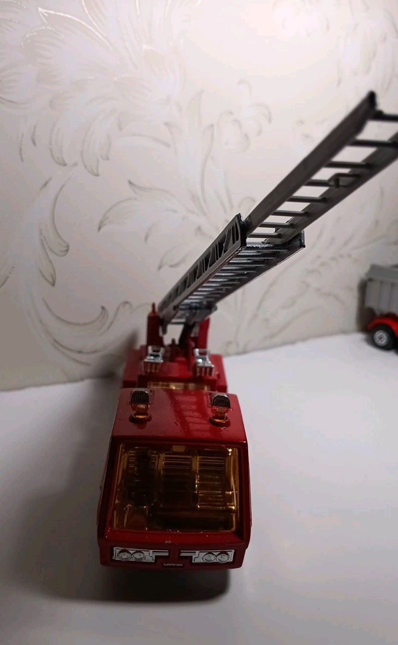 Picture 3 of 5