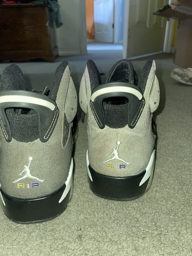 Size 10 - Jordan 6 Retro Lakers 2010 - Picture 6 of 10