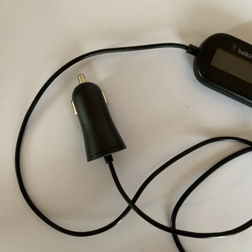 Belkin Tunecast Auto F8Z880au FM Transmitter 3.5mm Plug + USB Charger Port - Image 3 of 4