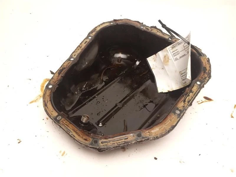 PARTÉN DE ACEITE INFERIOR PARA TOYOTA SIENNA 2004 Foto 2 de 3