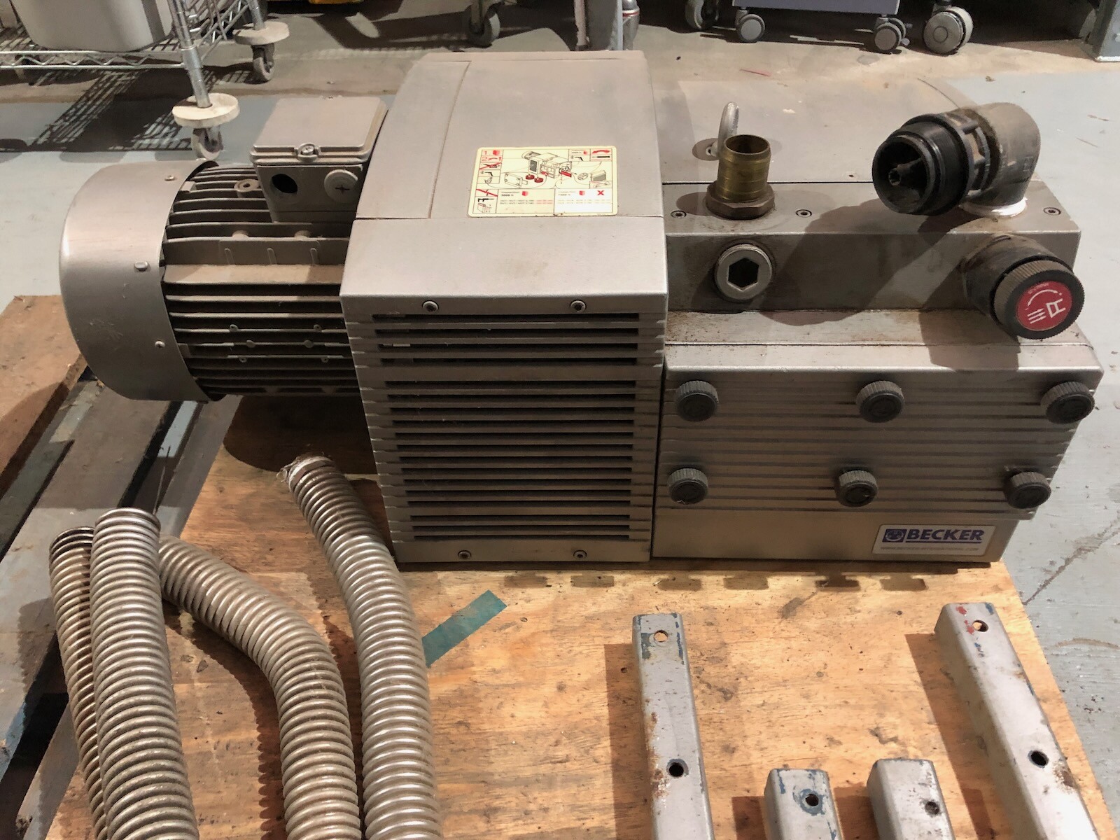 Becker KVT 3.140 Rotary Vane Vacuum Medical Suction Pump eBay