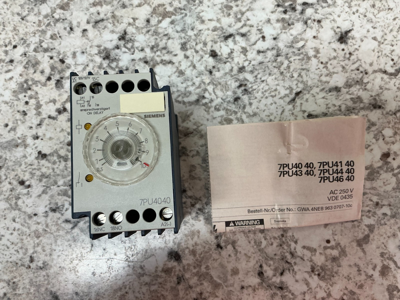 *FREE SHIPPING* SIEMENS 7PU4040-1AJ30 TIME DELAY RELAY 10 SEC. *NEW*