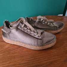 Steve Madden Satin Khaki Espradille Womens Sneakers Shoes. Size 7