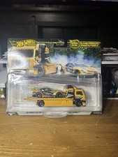 Hot Wheels 2025 Team Transport '20 Toyota GR Supra/Fleet Street-#86 Premium 1:64