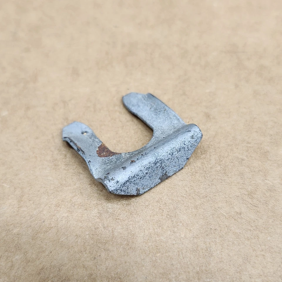 Pinza de freno trasera Corvette 84-96 C4 clip de montaje de manguera línea de freno clip de manguera 85' Foto 2 de 2