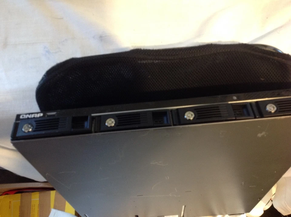 QNAP TS-439U SP Rack Mount Enterprise NAS Server , NO HARD DRIVES - Image 4 of 4