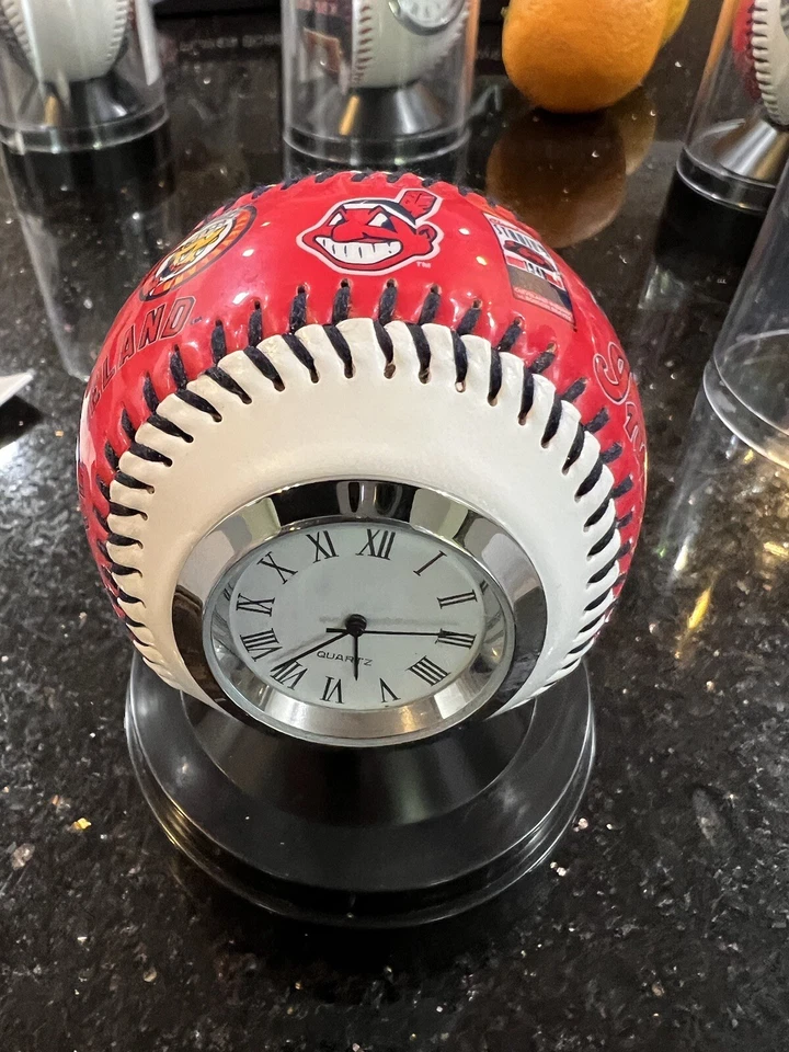 Cleveland Indians retro MLB Baseball Clock In Case Made By Rawlings. - Image 3 of 4
