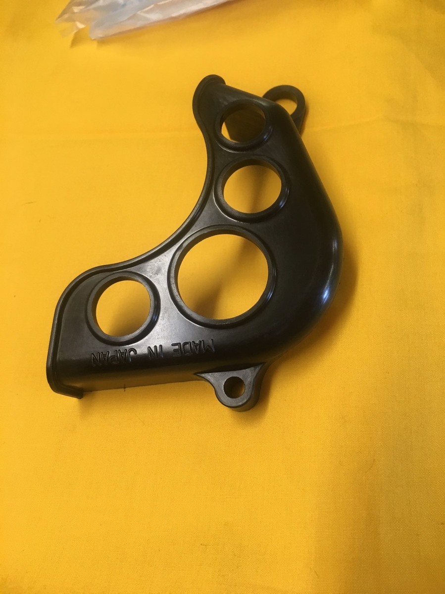 NEW OEM YAMAHA YZ250,YZ490,YTZ250 TRI-Z Front Sprocket Cover NEW OEM YAMAHA YZ250,YZ490,YTZ250 TRI-Z Front Sprocket Cover