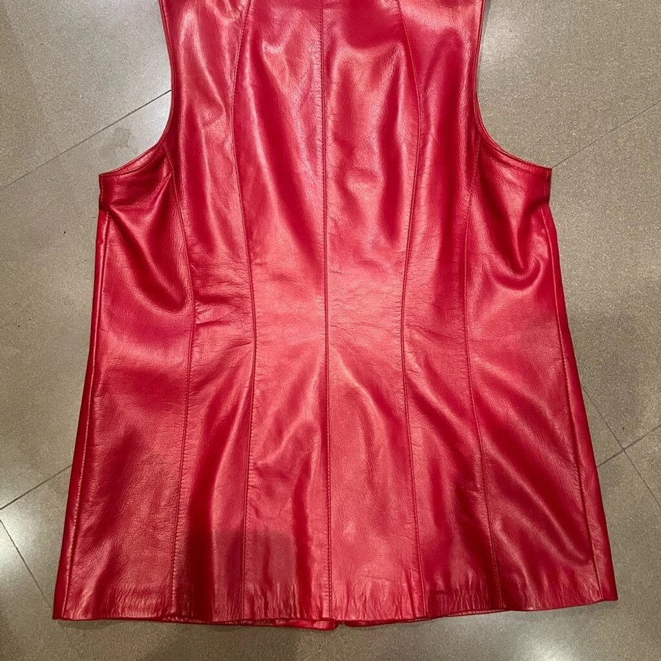 Danier Leather made in Canada! Size Large women’s red leather vest with zipper. - Image 3 of 4
