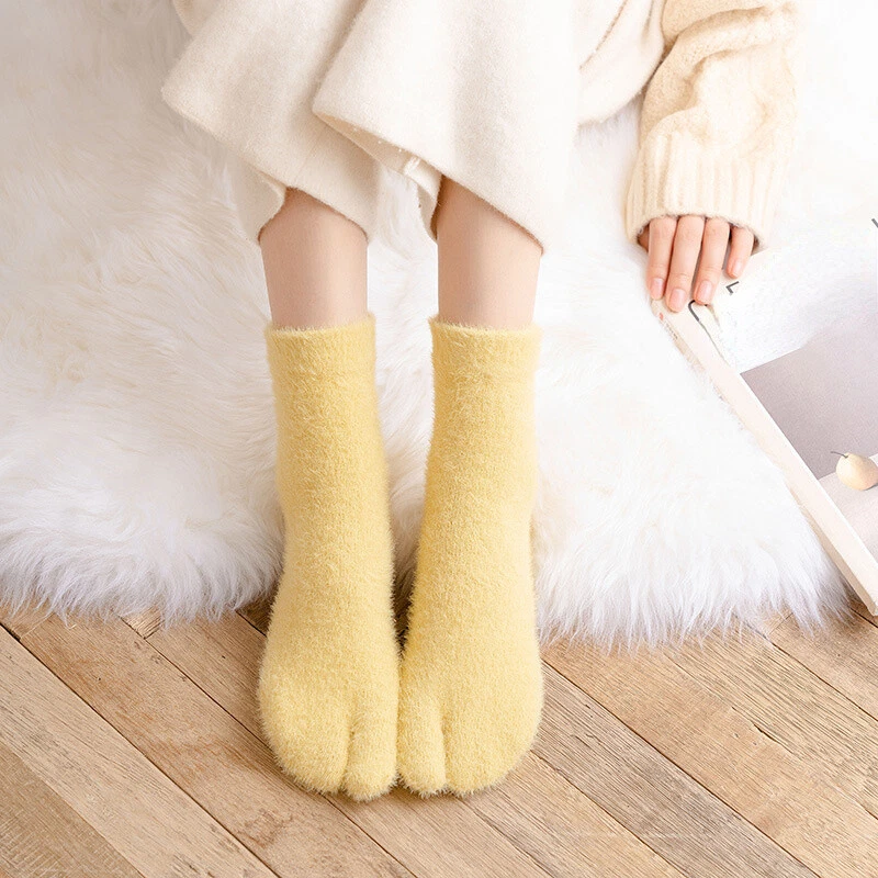 4 Pairs Lady Tabi Sock Faux Fur Split Two Toes Winter Warm Fluffy Ankle Sock Kit