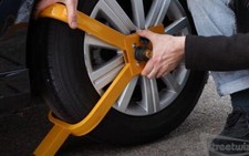 Streetwize Heavy Duty Wheel Clamp – Fits Cars, Vans, Caravans – Yellow/Red Claw Style With 2 Keys