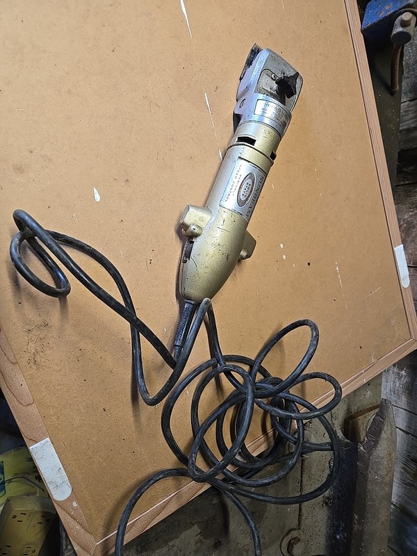 SUNBEAM CLIPMASTER DELUXE EW610 HORSE CLIPPERS VARIABLE SPEED w Oster Blade