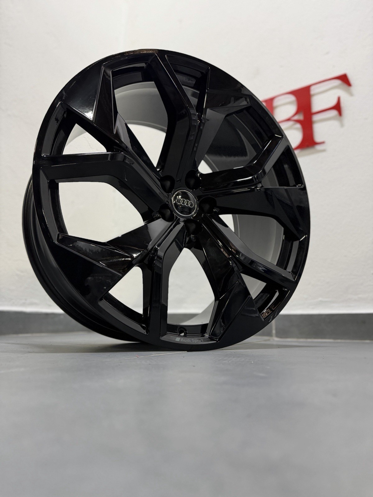 1x Original Audi Q8 SQ8 RSQ8 23 Zoll Felge 4M8601025 AH AP AF 10,5x23