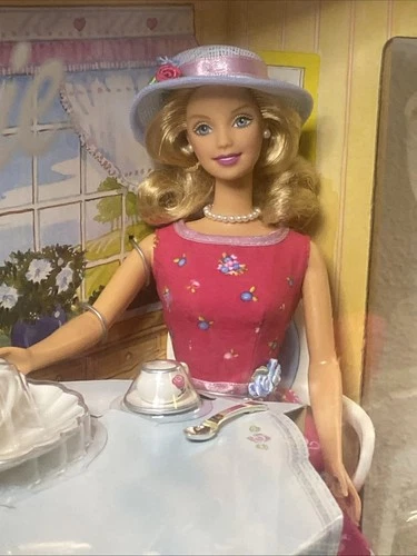 VTG ‘99 TEA TIME Barbie with Lil Bear & Cozy Bunny Gift Set.   *Box Wear