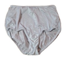 Vanity Fair Perfectly Yours Brief Panty Size 6 M Lace Nouveau 13001 White