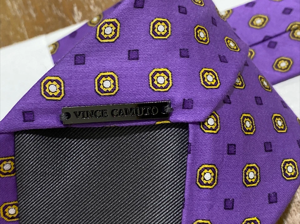 NUEVO Vestido Vince Camuto Hombres Algodón Púrpura y Dorado Diamante Corbata 3" Ancho Foto 3 de 4