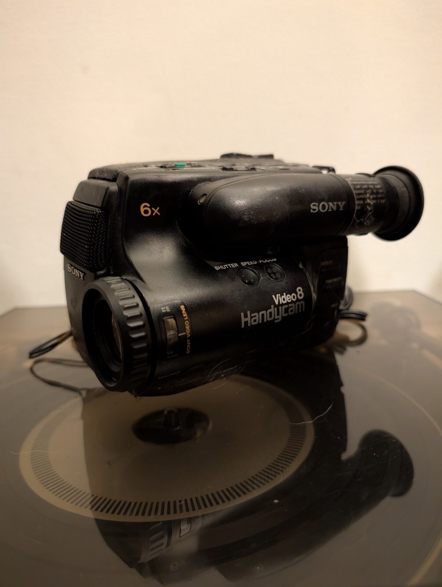 Sony CCD-TR45E Handycam Video 8 Camcorder - UNTESTED 4901780551163