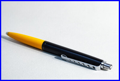 1975 MONTBLANC CARRERA N° 590 Kugelschreiber in Schwarz & Orange