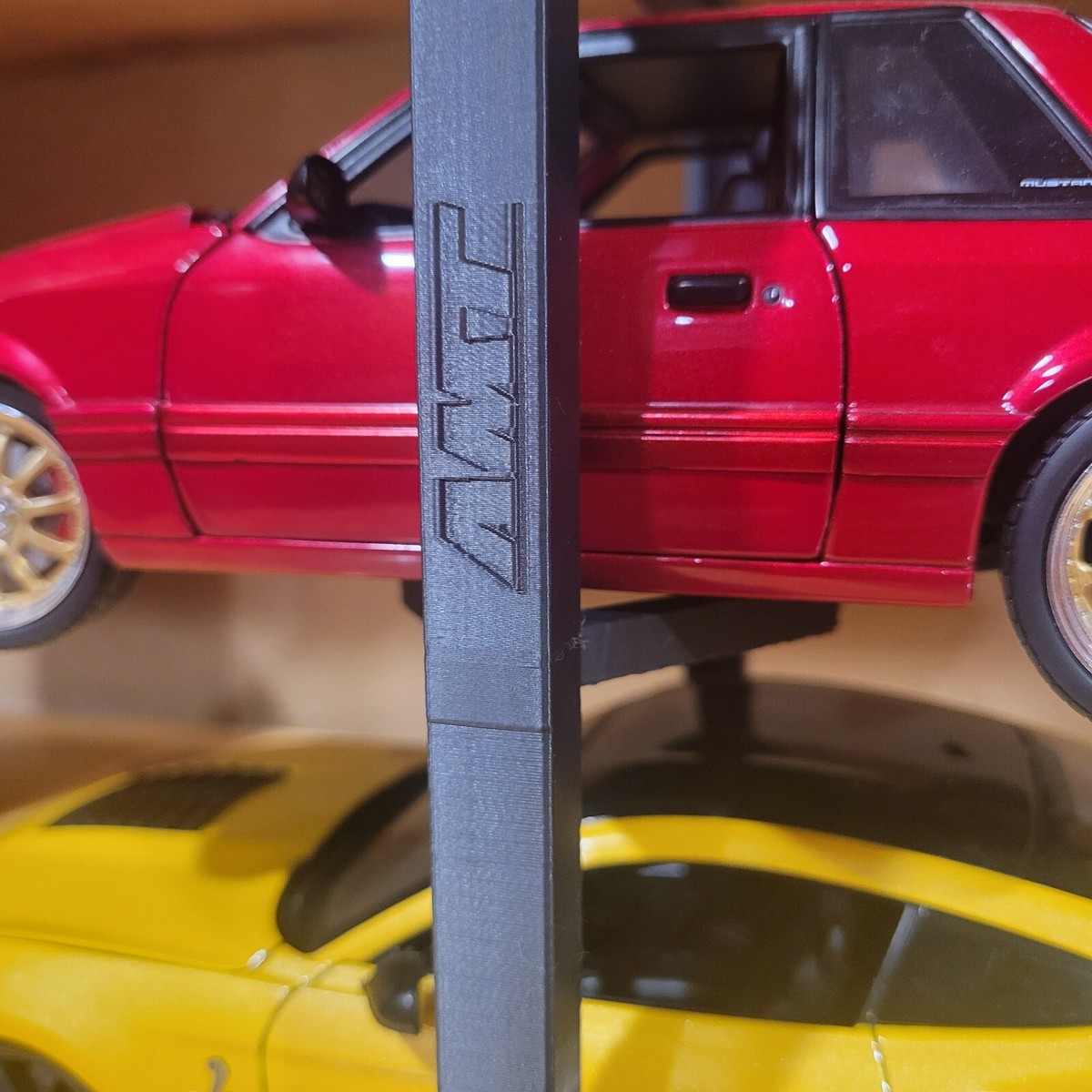 1:18 Scale Two Post Car Lift For Displaying Scale Model Cars