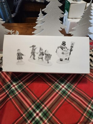 Dept 56 Snow Village - He Led Them Down the Streets of Town