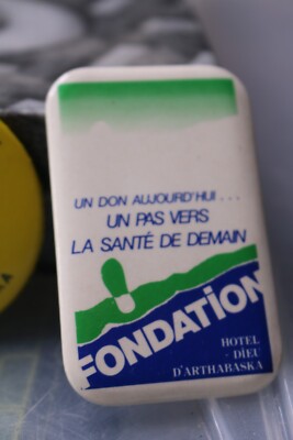 Vintage Macaron PinBack Québec un don aujourd'hui un pas vers la santé de demain