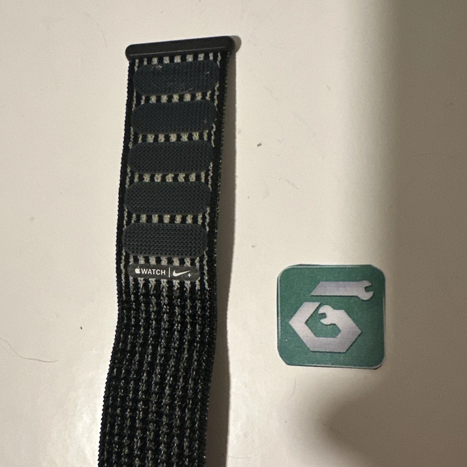 Apple Watch Nike Sport петля 44 мм (42/45/49) подлинный OEM черный отражающий б/у - Изображение 4 из 4