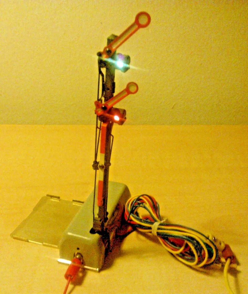 Märklin H0 7040 Hauptsignal mit 2 gekoppelten Flügeln absolut gut