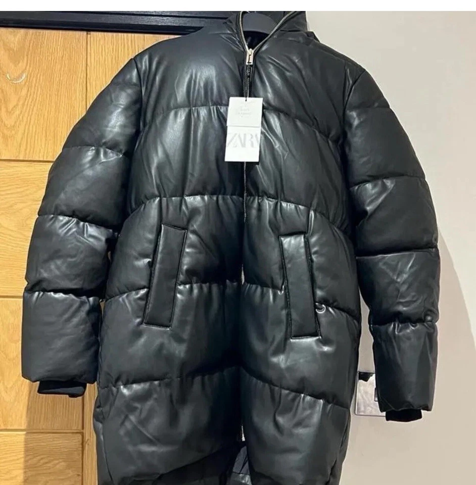 ZARA FW21 BLACK FAUX LEATHER HOODED PUFFER COAT WITH ZIPPED POCKETS SIZE M - Image 2 of 4