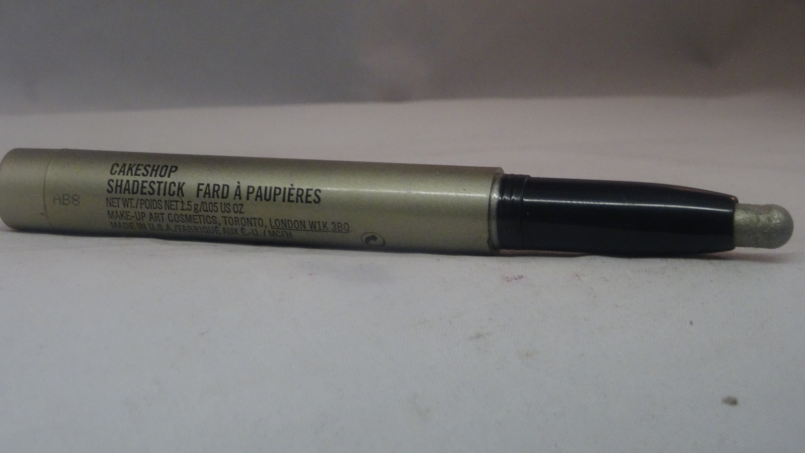 MAC SHADESTICK CAKESHOP БЕЗ УПАКОВКИ .005