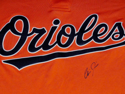 CHRIS DAVIS AUTOGRAPHED JERSEY (ORIOLES) W/ PROOF!